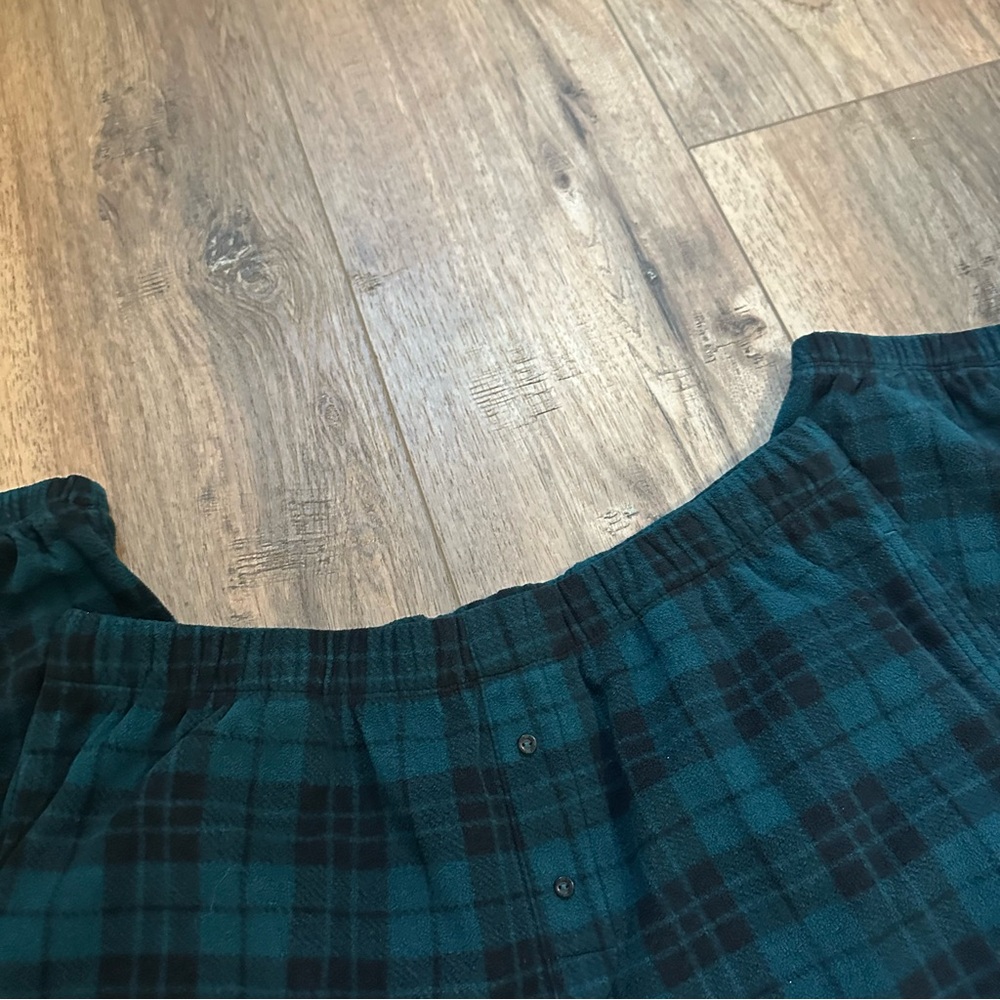 Victoria's Secret Polar Fleece Jogger Pajama Set, Green Plaid,‎ XL - Picture 8 of 10